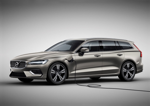 Pomysł Volvo: klienci dostaną pieniądze za ładowanie hybrydy plug-in