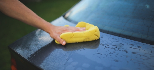 Czy można myć samochód? Czy można zmieniać opony? Co wolno w czasie pandemii
