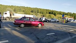 Два человека пострадали в ДТП с большегрузом и тремя легковушками на Южном Урале