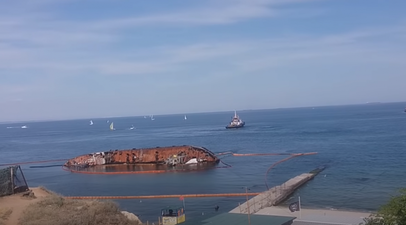 Украина не в состоянии поднять танкер «Делфи»