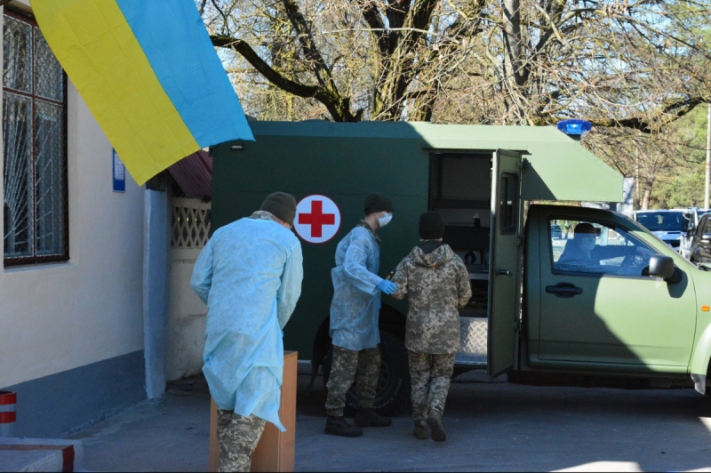 Четверо украинских военных умерли после испытаний американской вакцины