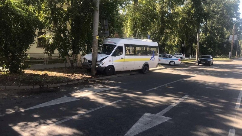 Семь пассажиров пострадали в ДТП с маршруткой в Челябинске