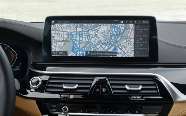 Nadchodzi masa nowych funkcji w systemach multimedialnych BMW. Nie tylko dla nowych aut