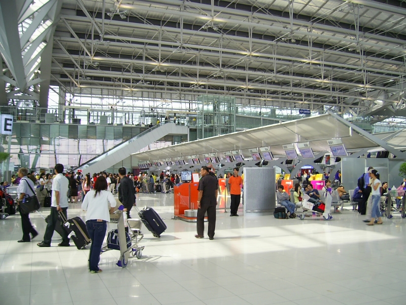 «Я думал, умру в терминале»: эстонский турист вернулся домой после трёх месяцев жизни в аэропорту