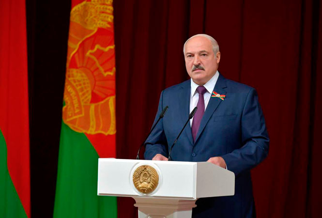 Перенес «на ногах»: Лукашенко рассказал, что переболел коронавирусом