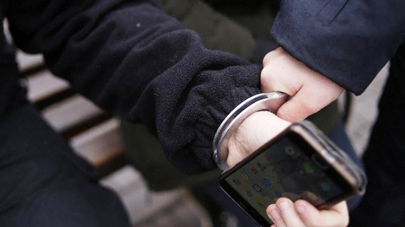 За кражу телефона задержали 16-летнего подростка в Миассе