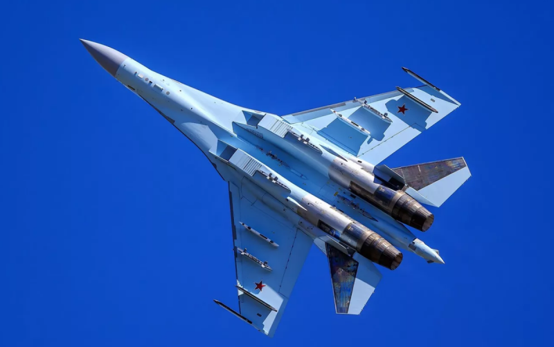 Су-27 перехватил американский самолёт-разведчик над Чёрным морем