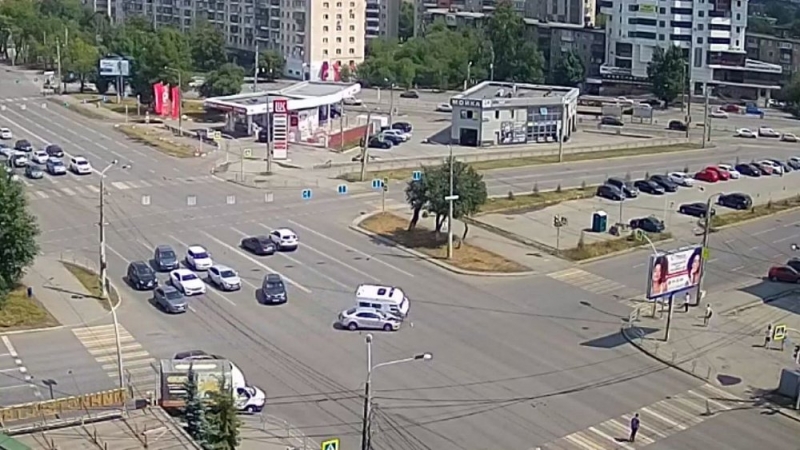 Автомобиль скорой помощи с роженицей перевернулся в Челябинске