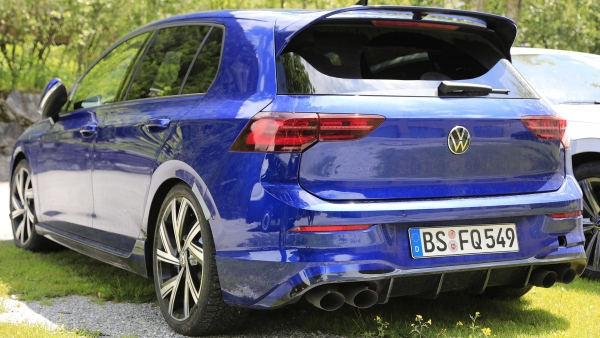 Jaki będzie Volkswagen Golf VIII R? Przyłapano egzemplarz bez maskowania
