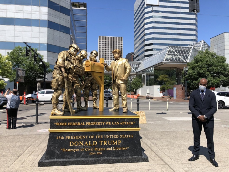 Памятник Трампу в Портленде — и причем здесь Путин