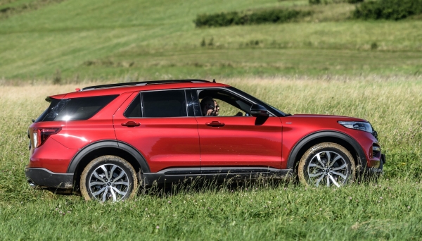 457 KM, 825 Nm za 372 700 zł – Ford opublikował cennik modelu Explorer