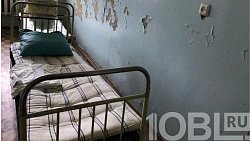 Ржавая «скорая», сниженные зарплаты и «комната пыток»: Алексей Текслер посетил больницы в Кропачево и Симе