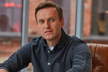 Макрон: Франция готова предоставить Навальному медицинскую помощь и убежище