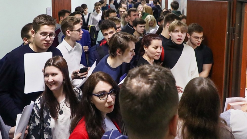Колледжам и училищам России рекомендовано не проводить массовые мероприятия