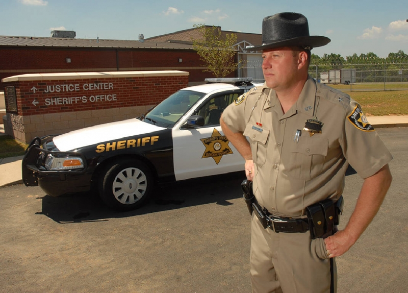 Знаете ли вы, что американский шериф не полицейский?