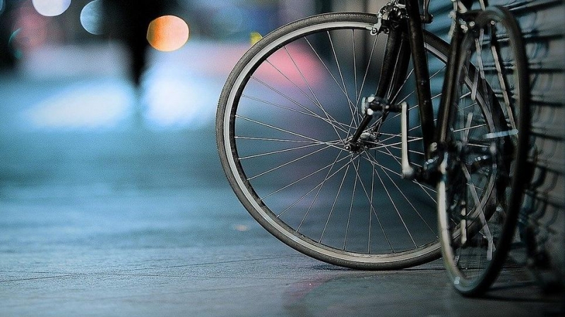 Молодой мужчина скончался после падения с велосипеда в Магнитогорске