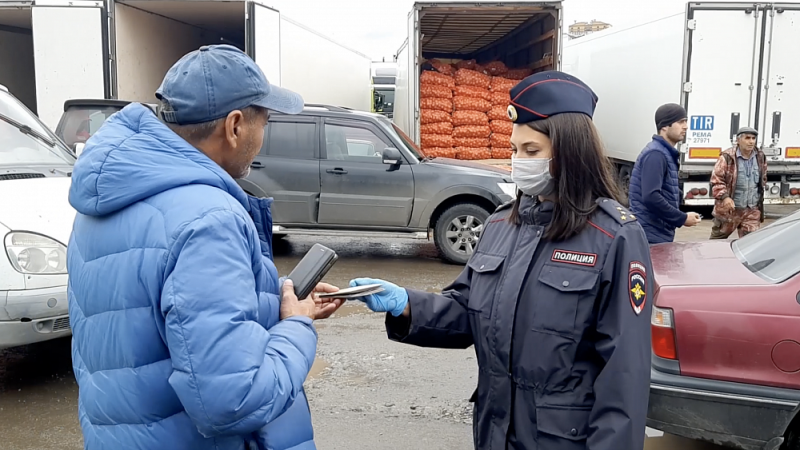 Несовершеннолетний незаконно работал на рынке в Челябинской области