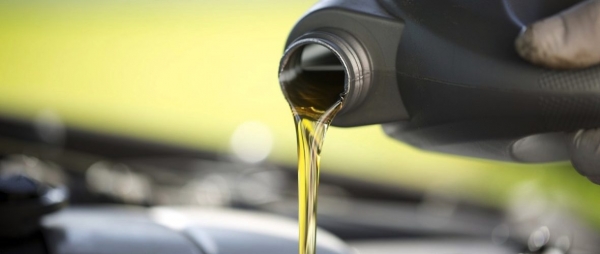 Rząd doda kilka złotych do ceny oleju. Możesz być bańkę w plecy