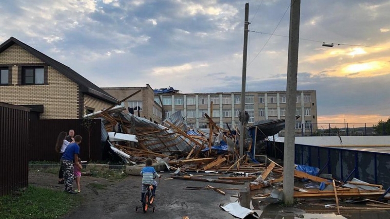 После урагана без света остались 19 населенных пунктов Челябинской области