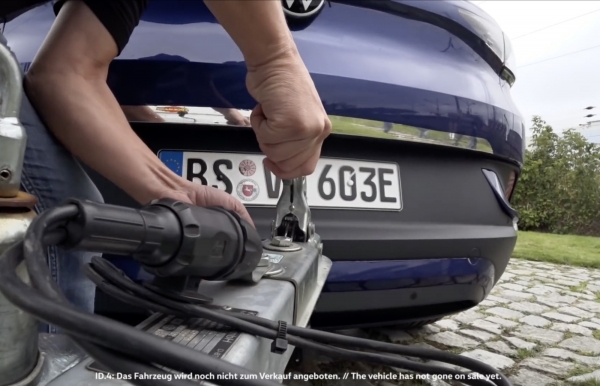 Elektryczny VW ID.4 uciągnie nawet 1900 kg. Pytanie: jak daleko?