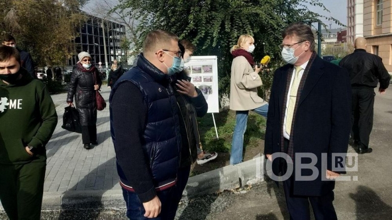 «У меня большие вопросы к заказчику»: Алексей Текслер устроил разнос за скандальные ремонты в Челябинске