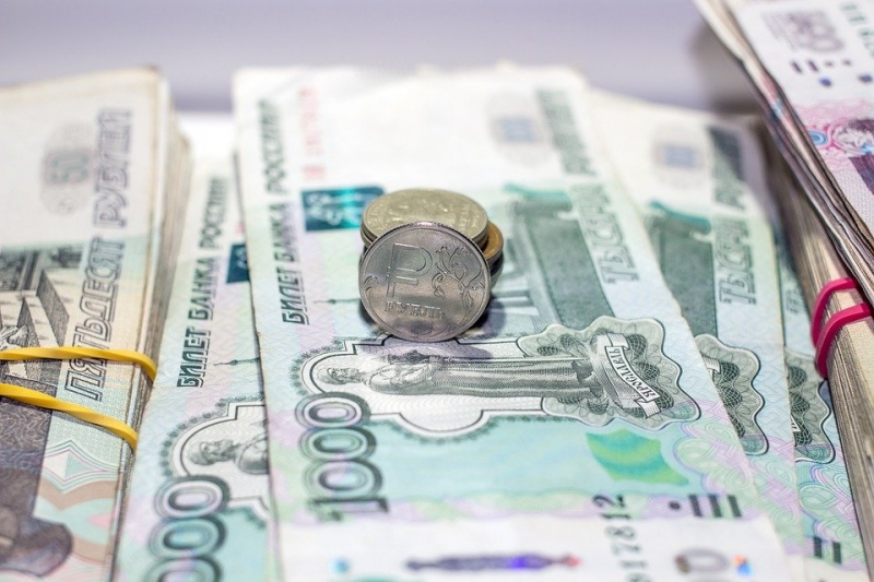 Во II квартале россияне недополучили более 800 млрд рублей доходов