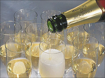 Откуда идут пузырьки в бокале шампанского?