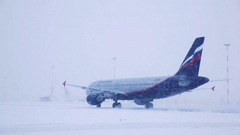Из-за непогоды в аэропорту Челябинска задерживаются рейсы