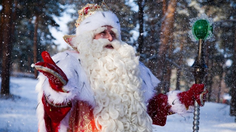 Дед Мороз из Великого Устюга подарил игрушечный домик больной девочке из Челябинска 