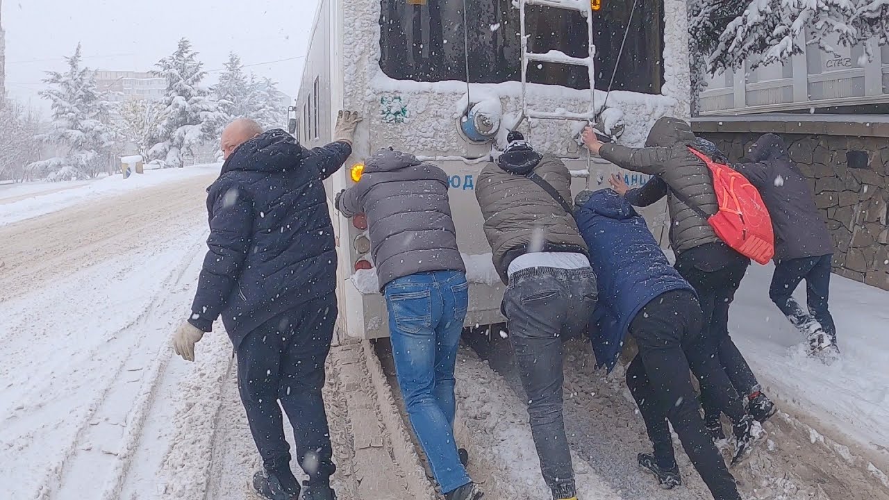 Снегопад в Крыму видео