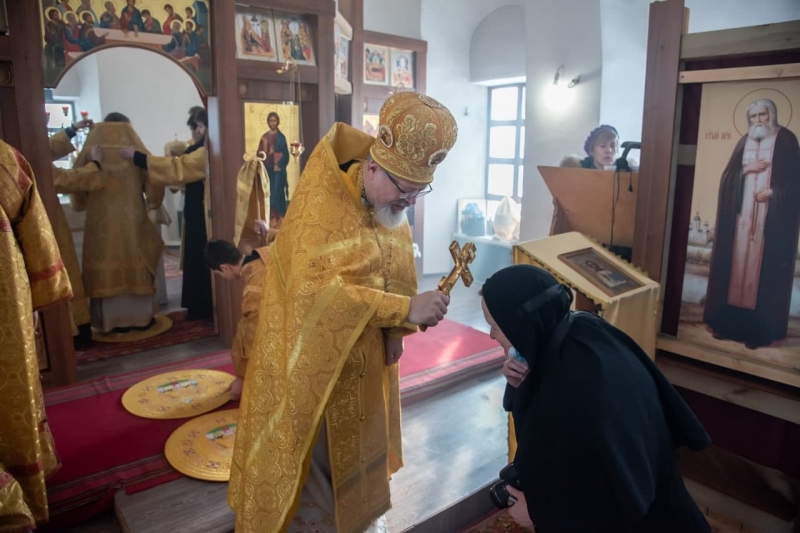 «Только ограду восстанавливали три года»: митрополит Григорий посетил старинный храм в Большом Куяше