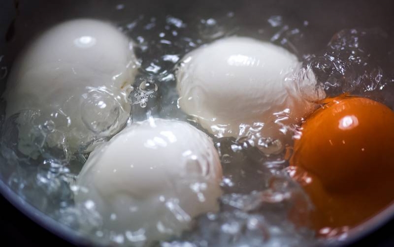 
Как правильно сварить яйца вкрутую, всмятку и пашот?                