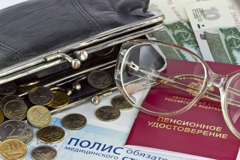 
Предположение о том, что к 2030 году в России не смогут платить пенсии, высказал экономист                
