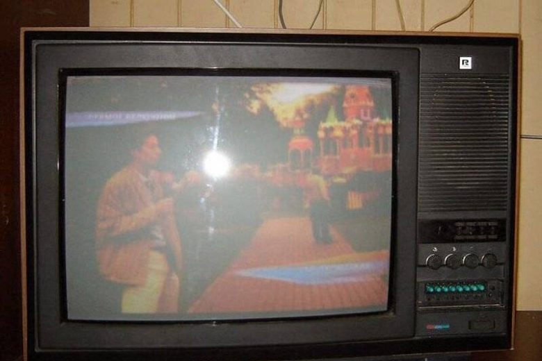 
Почему в Советском Союзе телевизор «ремонтировали» ударом кулака                