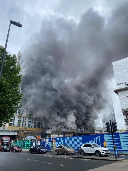 
На станции метро Elephant and Castle в Лондоне произошел мощный взрыв                