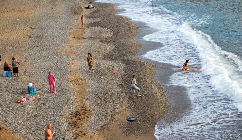 
Роспотребнадзор запретил купаться на ряде пляжей Крыма и Севастополя из-за потопов, какие закрыты                