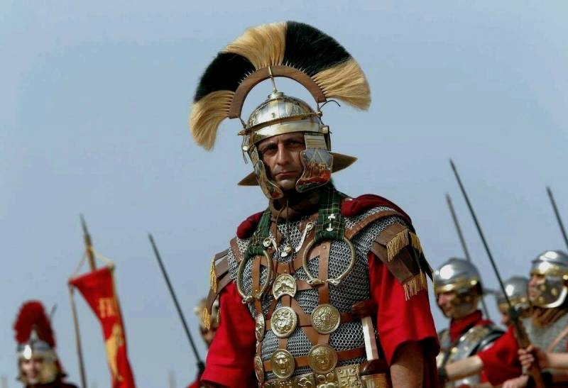 Причины, по которым у римлян были доспехи, имитировавшие мускулатуру человека