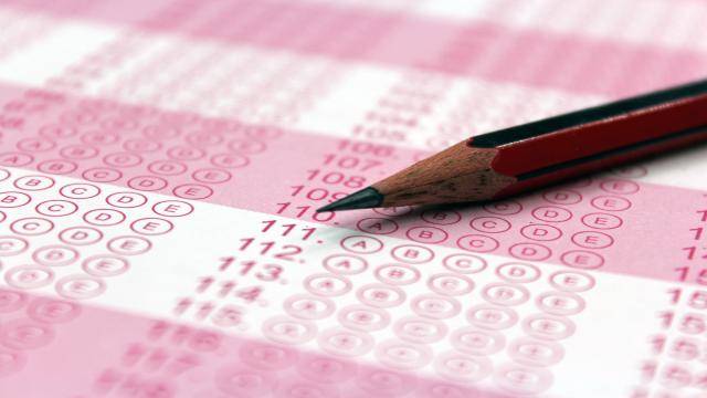 
Резервные сроки сдачи ЕГЭ в 2021 году: когда школьники могут пересдать экзамены                