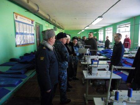 
В Новосибирске ищут сбежавших из колонии-поселения заключенных                
