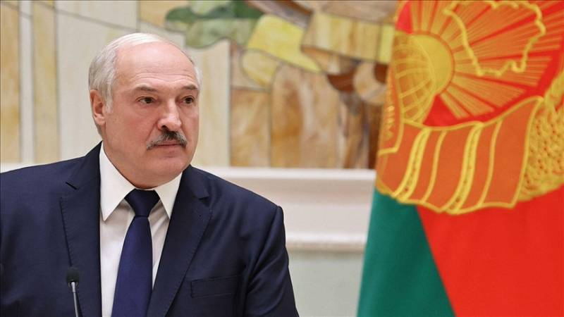 
Лукашенко закрывает границу с Украиной и говорит о террористах с Запада                