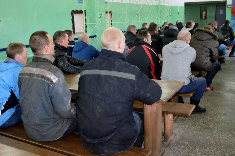 
В Новосибирске ищут сбежавших из колонии-поселения заключенных                
