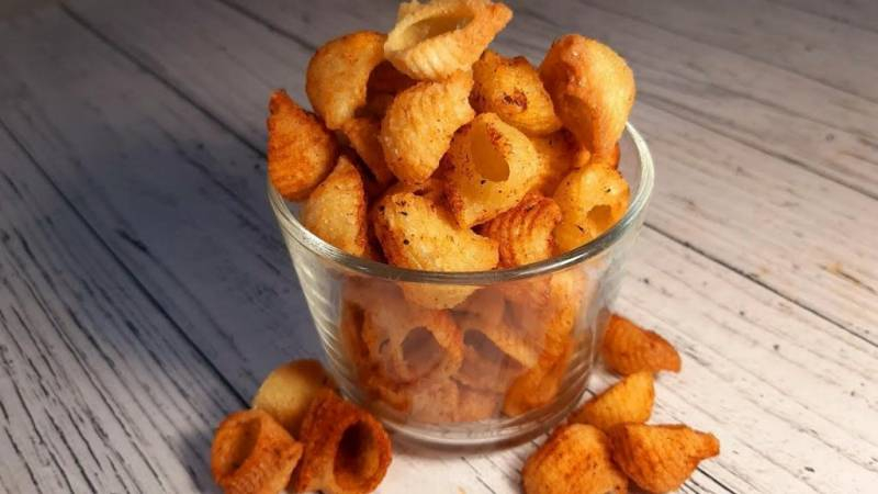 
Какие на вкус чипсы из макарон, новый кулинарный тренд в TikTok завоевал миллионы почитателей                