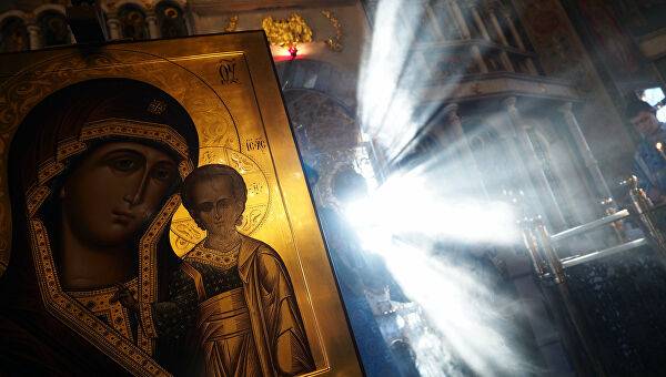 
Что нельзя делать 21 июля в день поминовения Казанской иконы Божьей Матери                