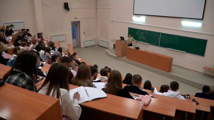 
Свободные места есть: в каких российских университетах объявлен недобор в 2021 году                