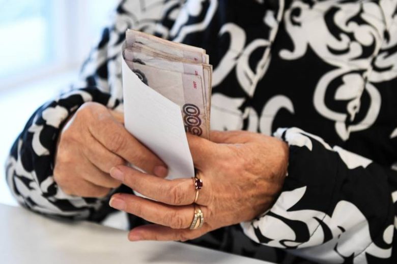 
Президент России подписал указ о единовременном пособии пенсионерам в 2021 году                