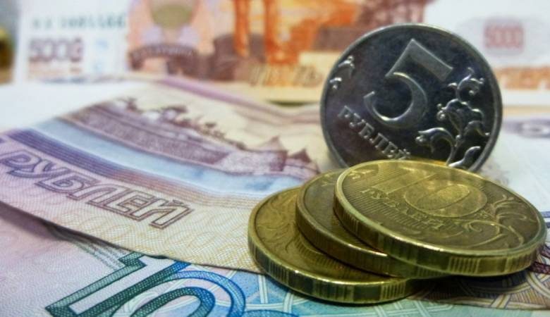 
Пенсионерам России пообещали выплатить в 2021 году по 10 тыс. рублей                