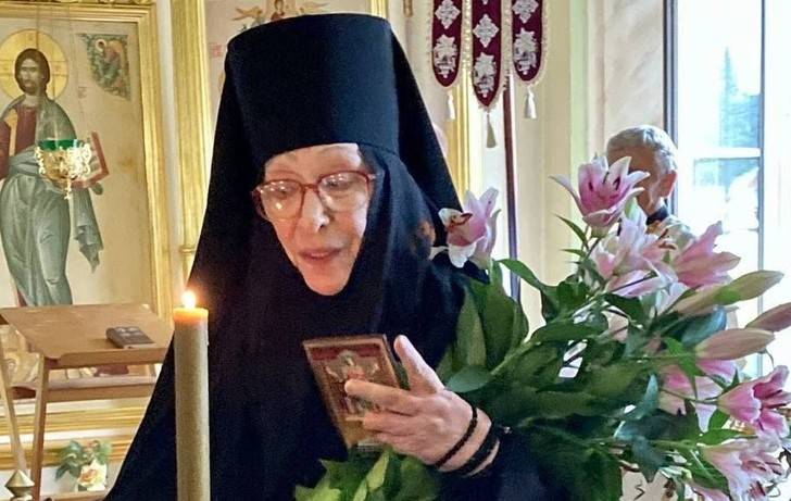 
Актриса Екатерина Васильева дала три обета перед принятием монашеского пострига                