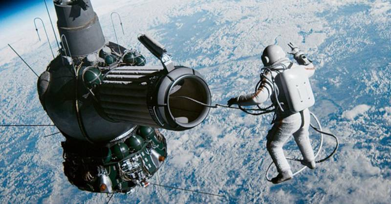 
Космическая гонка возвращается: западные СМИ прокомментировали полет российских актеров в космос                