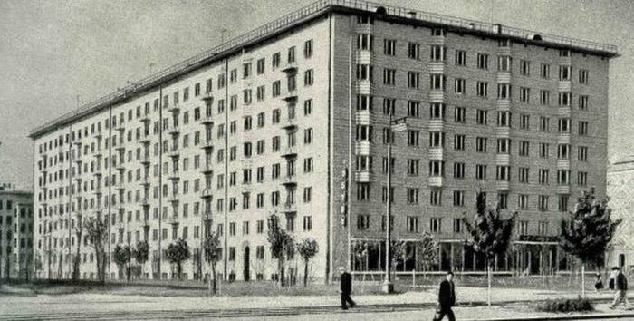 
Большие комнаты и звукоизоляция: как строили дома в СССР в период между «сталинками» и «хрущёвками»                