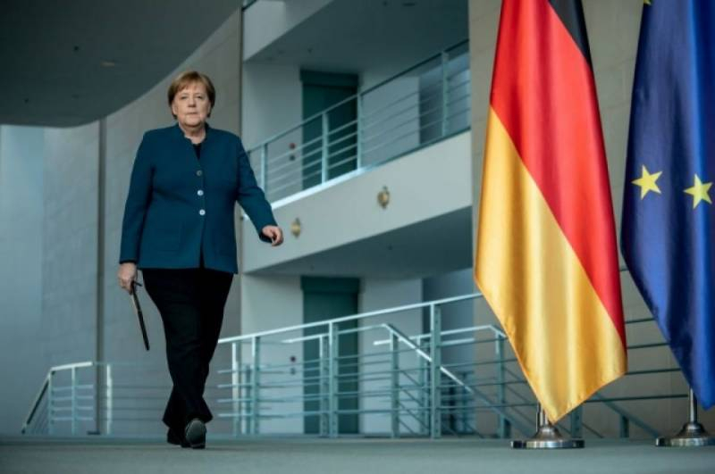 
Российский публицист назвал имя нового канцлера Германии, который будет отстаивать «Северный поток-2»                